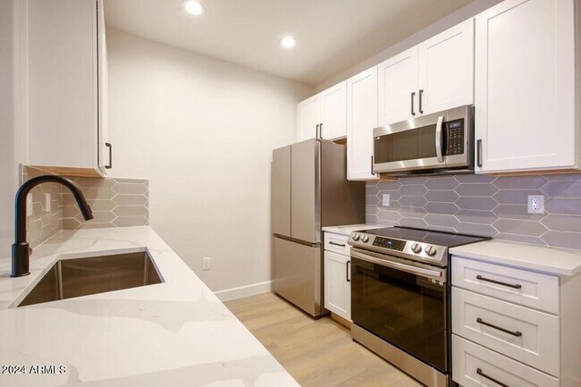 Building Photo - 20707 N 67th Ave