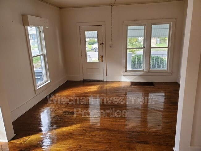 Building Photo - 607 Prospect Ave