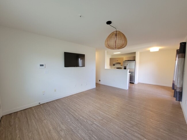 Building Photo - Downstairs North Kihei Condo