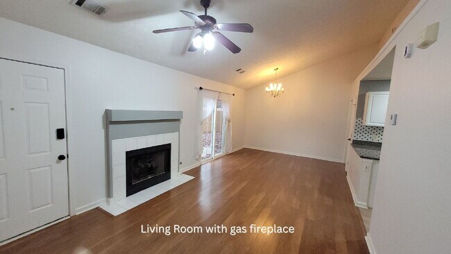 Foto del edificio - Charming 2 Bed/2 Bath Alpharetta Home with...