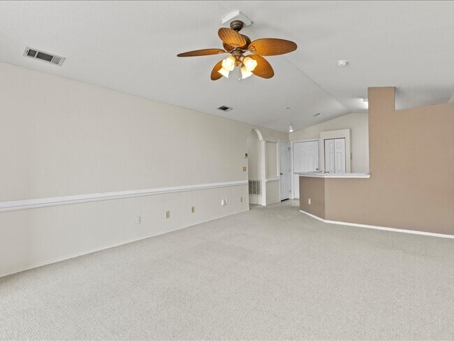 Building Photo - 13810 Sutton Park Dr N