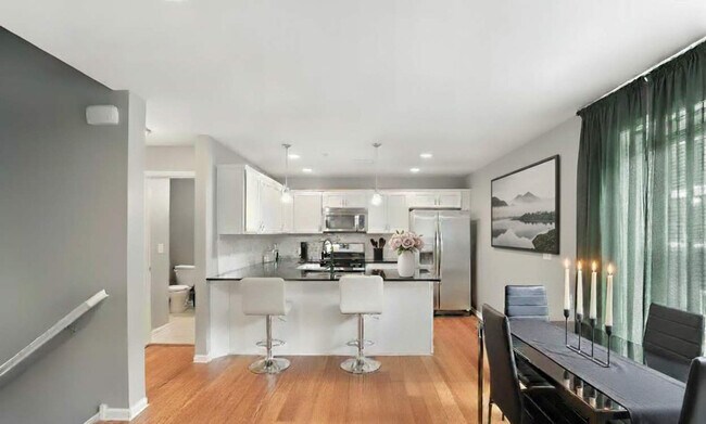 Foto del edificio - 2424 Lyndale Ave S