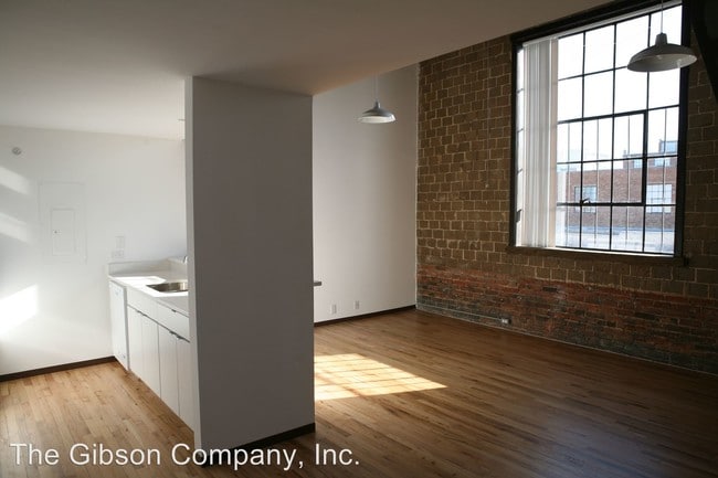 Building Photo - 4130 Commerce St