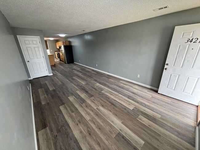 Building Photo - 3421 Meadow Ct