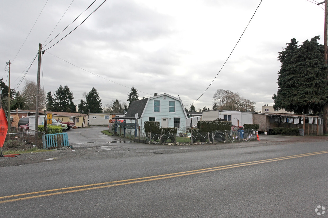 Green Acres Mobile Home Park Apartments in Kent, WA