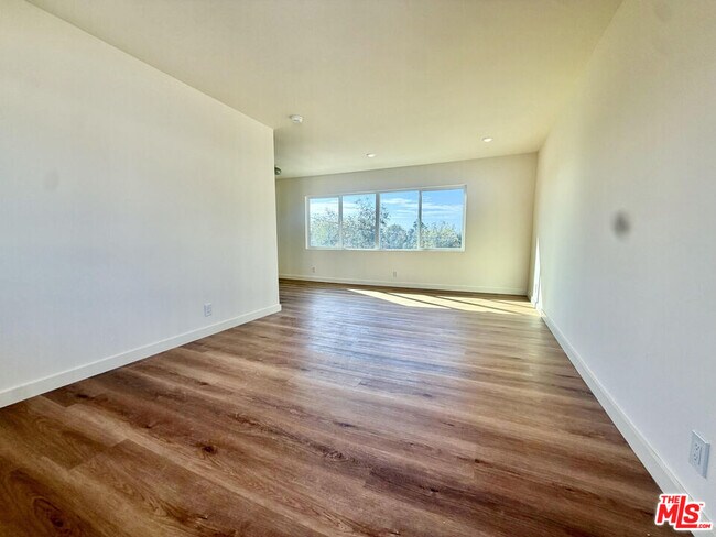 Building Photo - 16185 Sunset Blvd