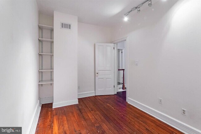 Foto del edificio - 833 N Newkirk St