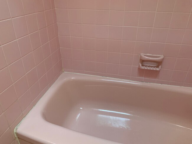 Foto del edificio - 1365 Powell Rd