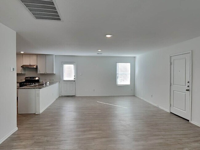 Foto del edificio - 5933 Antonio Pl