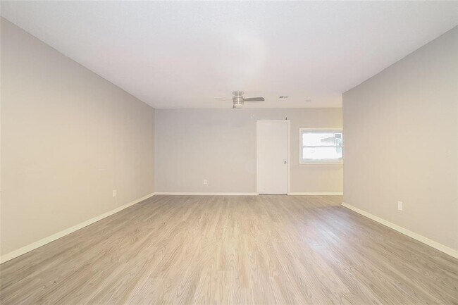 Foto del edificio - 1004 NW 19th St