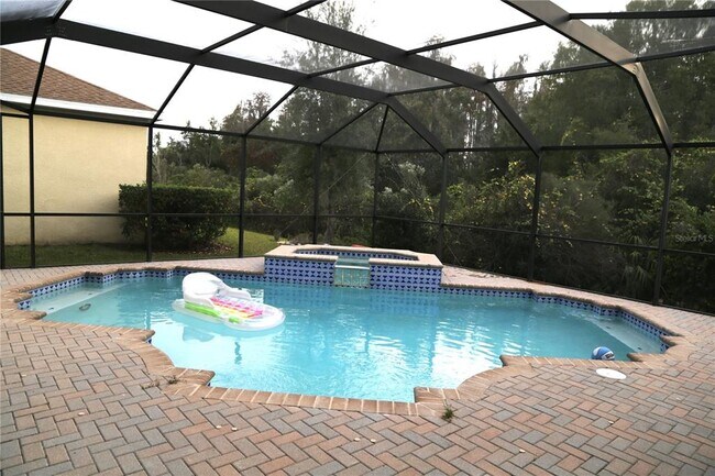 Foto del edificio - 20422 Walnut Grove Ln