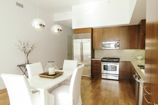 Building Photo - 401 Chapala St