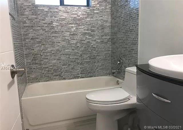 Foto del edificio - 8575 SW 125th St