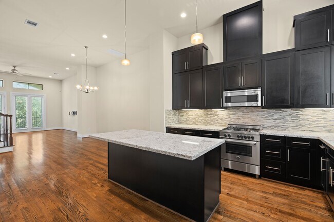 Foto del edificio - 1212 W Dallas St