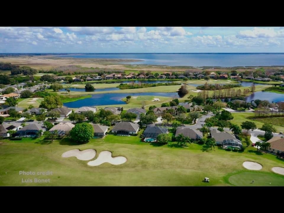 Campo de golf. La casa está en el green del hoyo 17. - 2829 Indigo Bay Dr