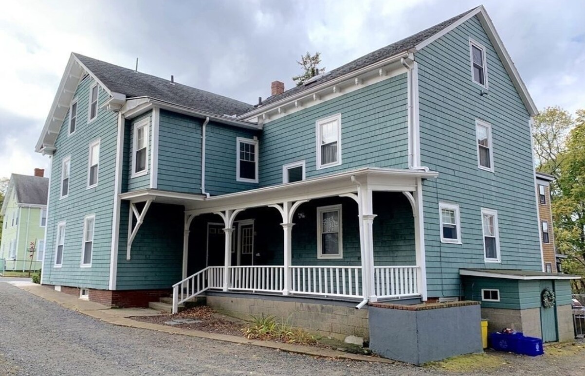 Primary Photo - 47 Railroad Ave