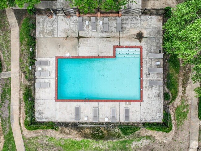 Piscina - Hampton House