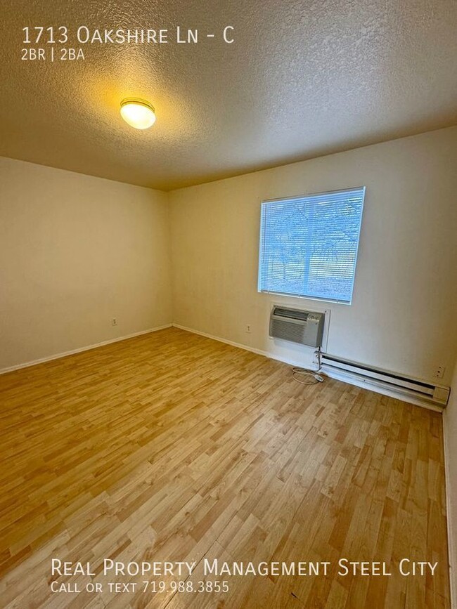 Foto del edificio - 1713 Oakshire Ln