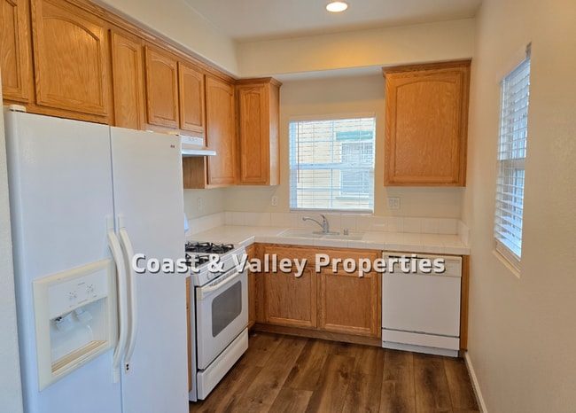 Building Photo - 203 Ava St