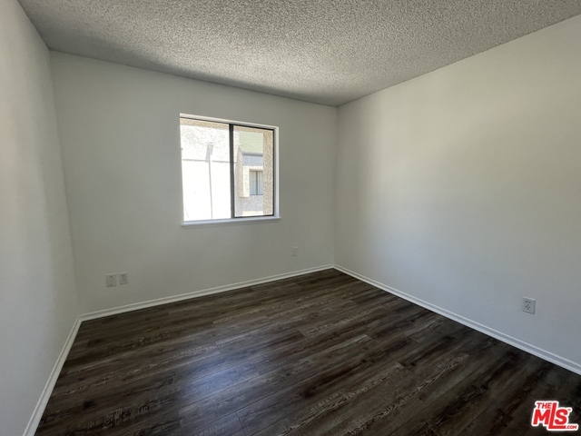 Foto del edificio - 8319 S Broadway