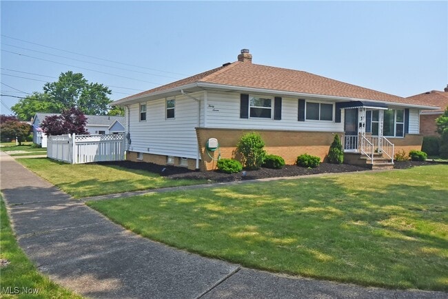 Building Photo - 37 E Meadowlawn Blvd