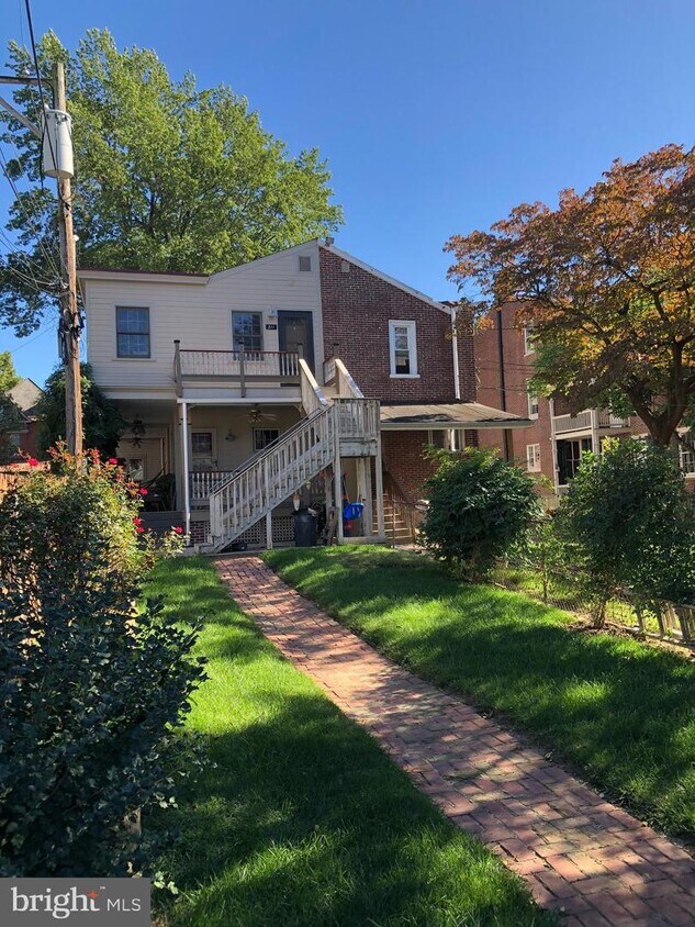 Foto del edificio - 311 W Miner St