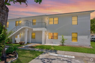 Building Photo - 6590 Jupiter Gardens Blvd