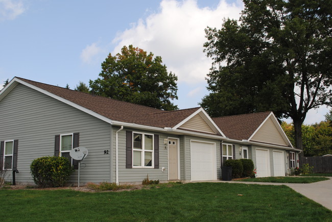 Building Photo - Meadow Wood Apartments