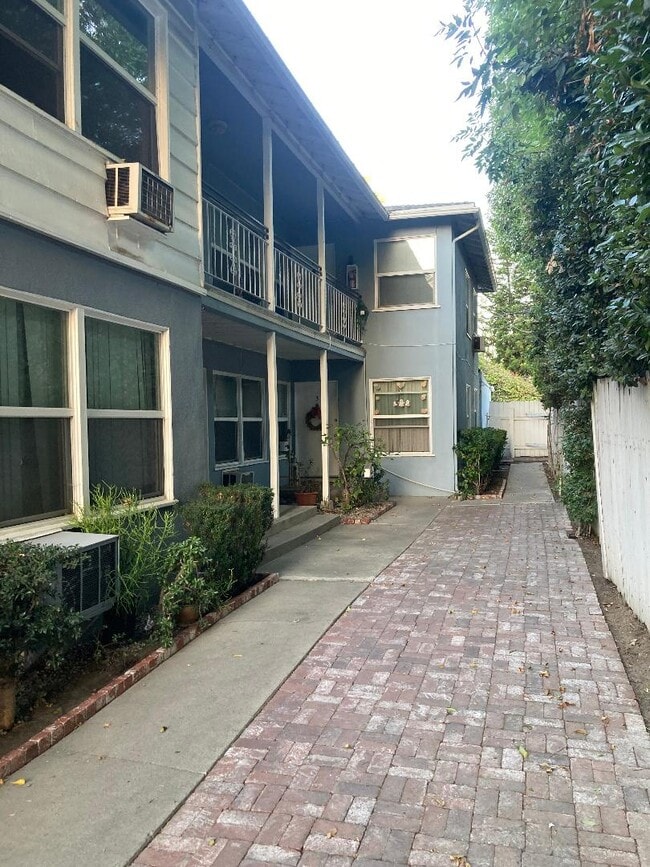 Building Photo - 5806 Coldwater Canyon Ave