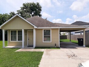 Building Photo - 4604 Davenport St