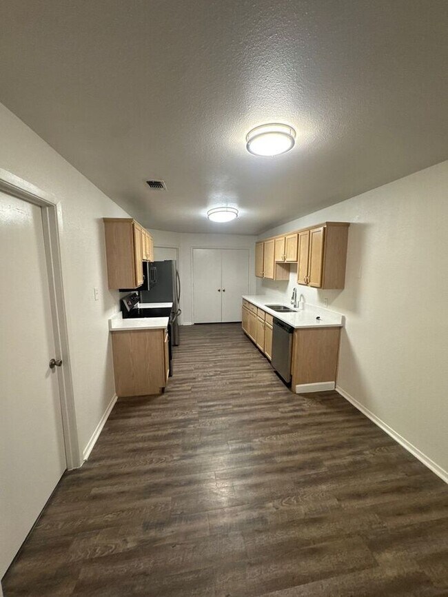 Foto del edificio - 2806 James Rd