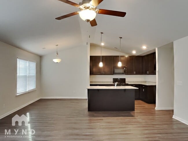 Building Photo - 118 Dasher Dr