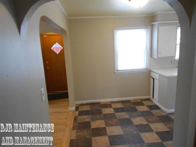 Building Photo - 811 N 14th St
