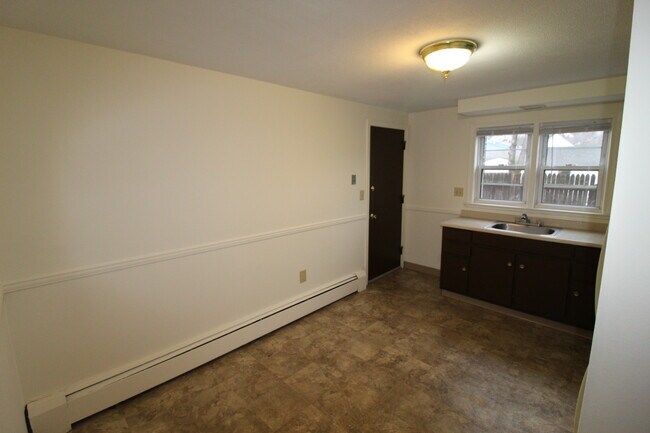Building Photo - 326 Park Ave