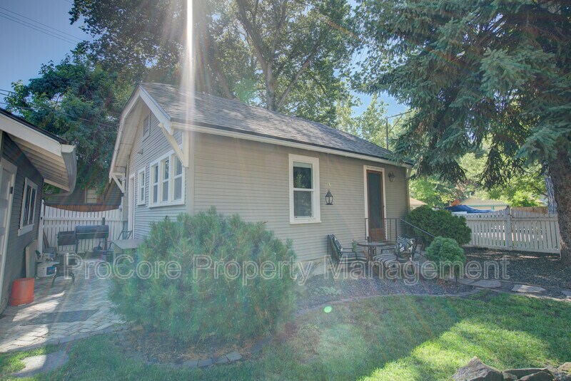 Primary Photo - 2414 Heron St