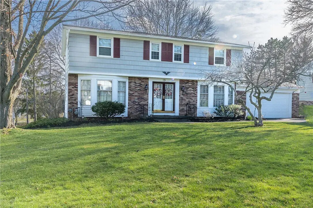 19 Round Trail Dr, Pittsford, NY 14534 House Rental in Pittsford, NY