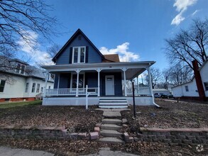 Building Photo - 322 N C St