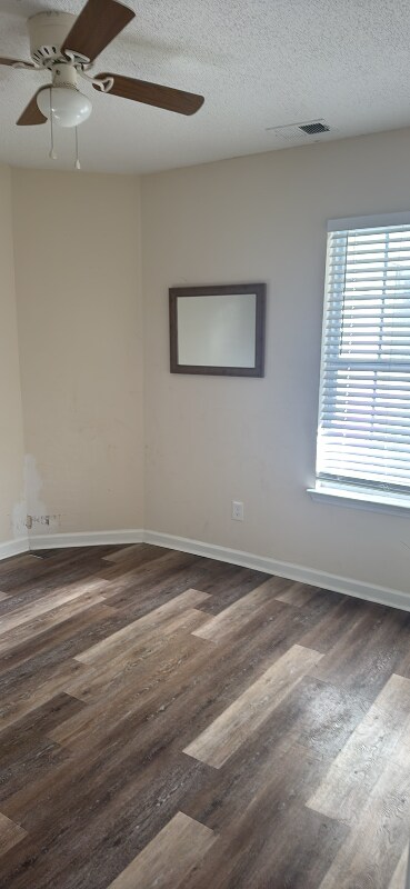 Foto del edificio - 7337 Leghorn St