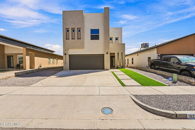 Foto del edificio - 15216 Ambition Ave