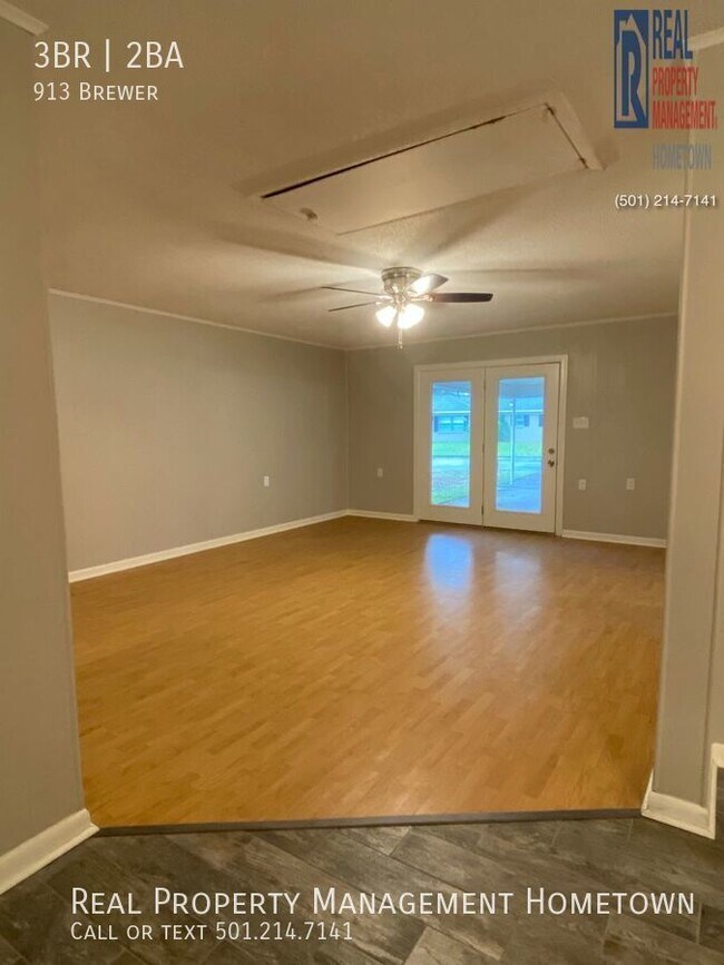 Foto del edificio - Beautiful Newly Renovated 3-bedroom 2-bath...
