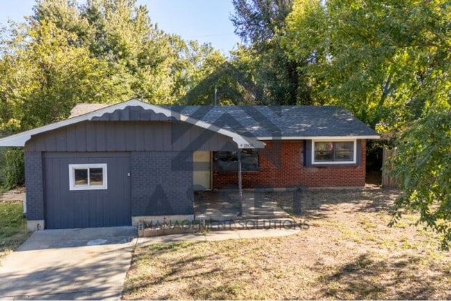 Building Photo - Cute 4 bedroom House