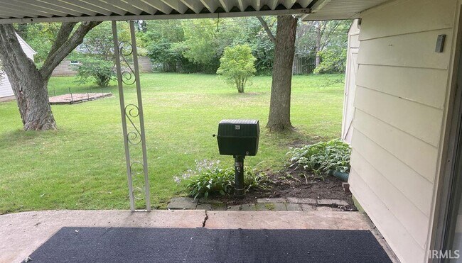 Foto del edificio - 2616 Willow Dr