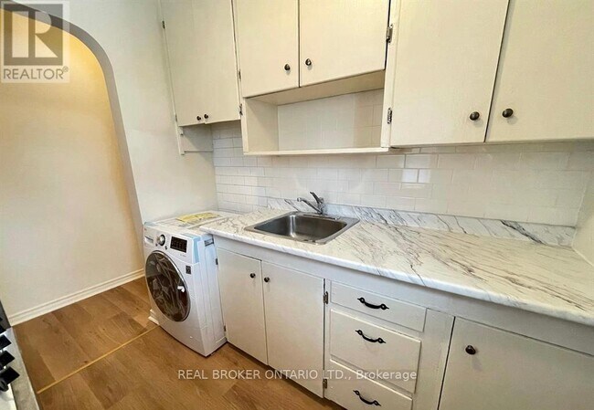 Photo du bâtiment - 204 O'Connor Dr