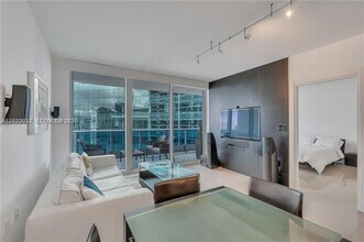 Building Photo - 200 Biscayne Blvd Way