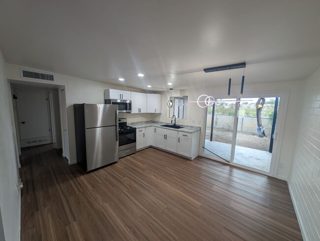 Building Photo - Freshly remodeled townhome two bedroom two bath beauty