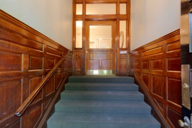 Building Photo - 398 Marlborough St