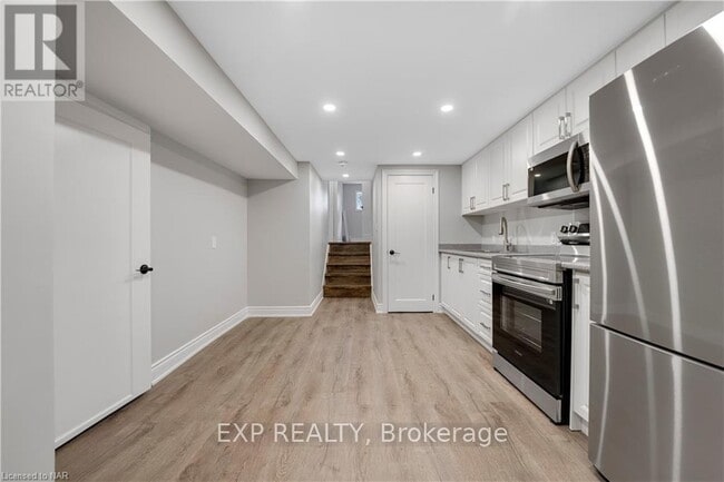 Building Photo - 8059 Aintree Dr