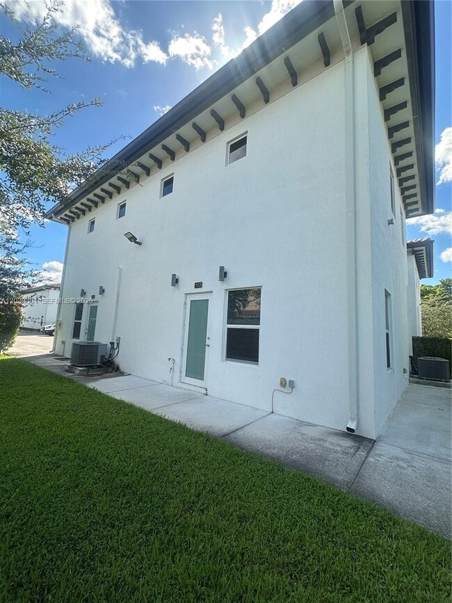 Foto del edificio - 6410 SW 139th Avenue Rd