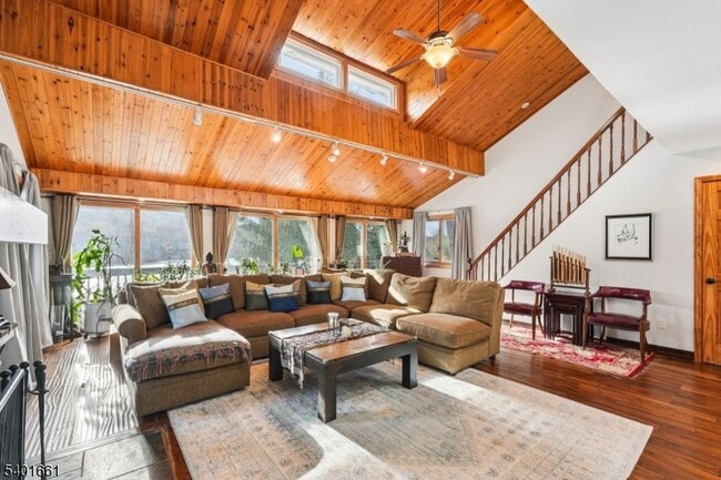 Foto del edificio - 197 Point Breeze Dr