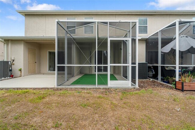 Foto del edificio - 15929 Fishhawk Creek Ln